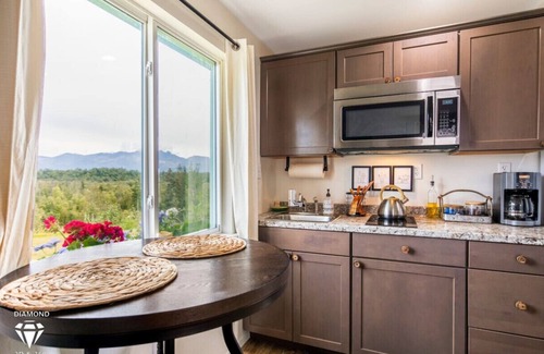 Palmer House | Hyer Mountain Vista-Chugiak Bungalow