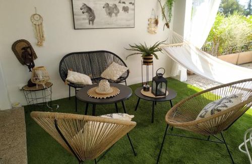 Hyeres City Centre Apartment | hyeres : Magnifique studio, idéalement situé
