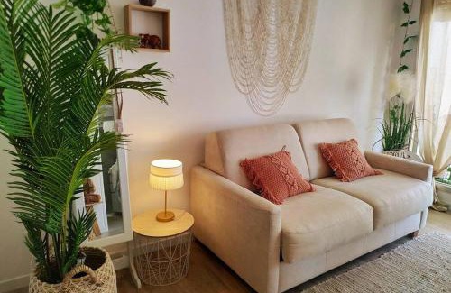 Hyeres City Centre Apartment | hyeres : Magnifique studio, idéalement situé