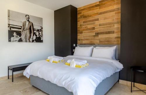 Ggantija Apartment | Hygge Holiday Home with Large Communal Pool and Private Hot Tub