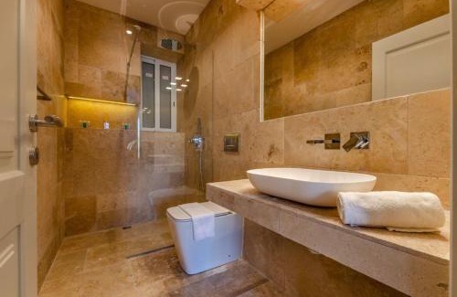 Ggantija Apartment | Hygge Holiday Home with Large Communal Pool and Private Hot Tub