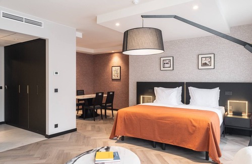 Statiekwartier Hotel | Hyllit Hotel