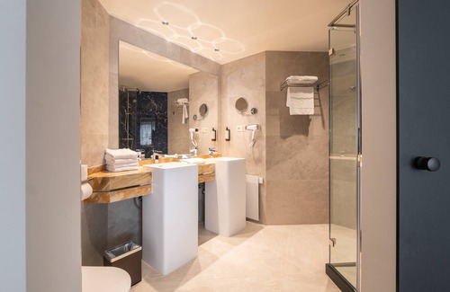 Statiekwartier Hotel | Hyllit Hotel