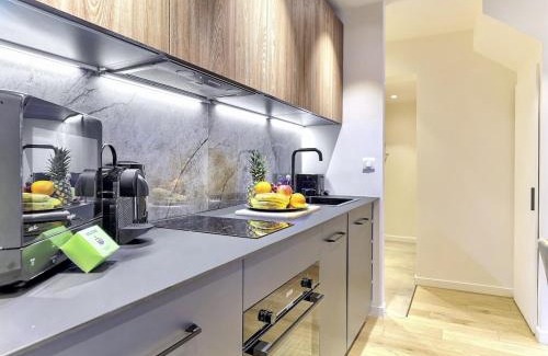 Carabacel Apartment | Hyper Centre - Charming duplex - Luxury - Reversible air conditioning - 10 mins from Place MASSENA