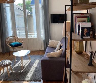 Tours Apartment | Hyper centre lumineux avec balcon