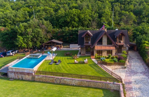 Skydra Villa | Hyper Luxurious Villa Tuman