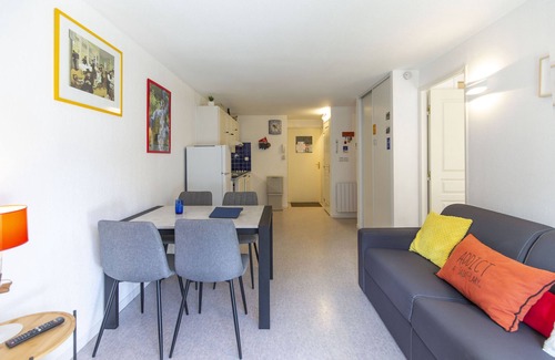 Saint-Lary-Soulan Apartment | Hypercentre, 4 persons, bed linen included, fibre, balcony, garage, clean, 3*.