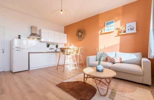 Tourcoing Apartment | Hypercentre - private parking, metro + train 100m