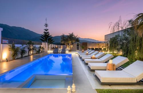 Paralia Kourna Apartment | Hypnosis Beachside Villa with Private Heated Pool
