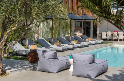 Paralia Kourna Apartment | Hypnosis Beachside Villa with Private Heated Pool