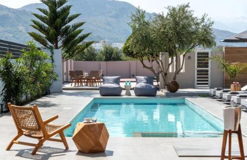 Paralia Kourna Apartment | Hypnosis Beachside Villa with Private Heated Pool