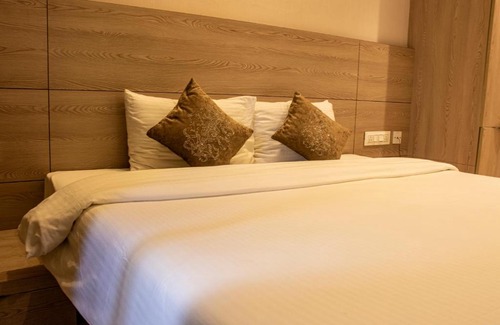 Koramangala Hotel | Hypons Hotel
