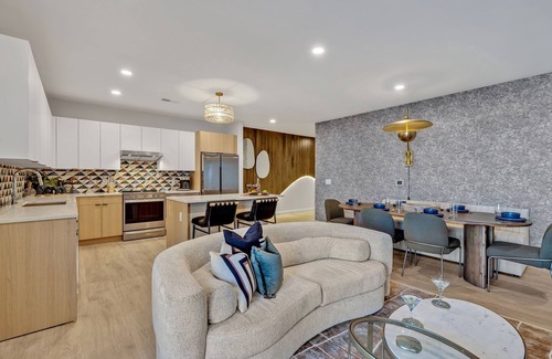 Rutledge Hill House | Hyve-The Cosmo-Walk To Broadway