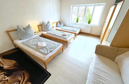 Pilsting Apartment | I Apartment 17 Personen - Monteurzimmer - Ferienwohnung, Großköllnbach
