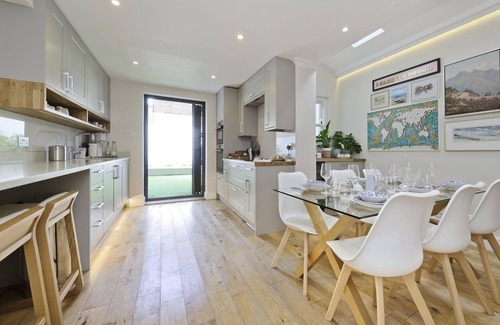 Shaftesbury House | I Came To Boogie