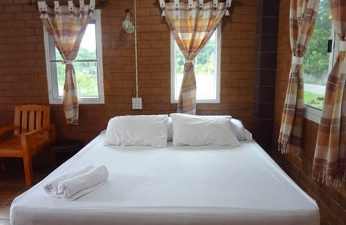 Nakhon Nayok Hotel | I Din Lake View Resort Nakhon Nayok