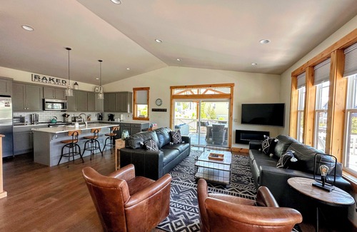 Chelan House | I'm Your Huckleberry at Lake Chelan Lookout Vacation Rentals