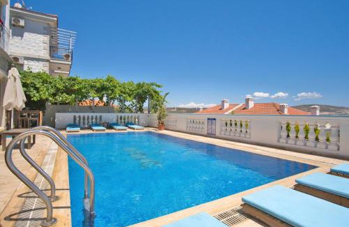 Tokoglu Hotel | İonic Alaçatı