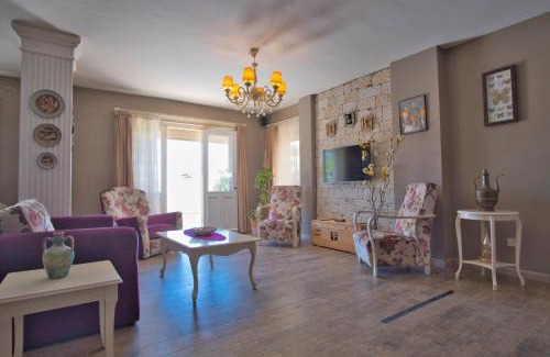 Tokoglu Hotel | İonic Alaçatı