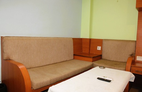 Anantapur Hotel | I-ROOMZ Bagyas Residency