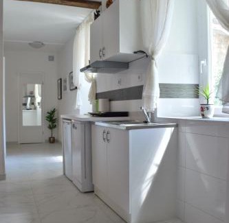 Split Apartment | I smile