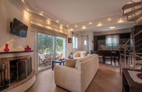 Drosia Villa | Ianthi Beach Villa by "elite"