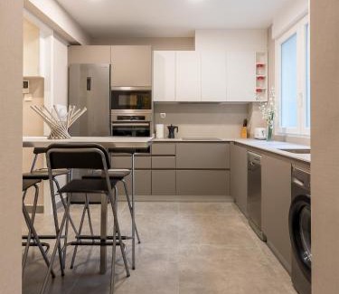 Bilbao City Centre Apartment | Ibarrola Apartment by People Rentals