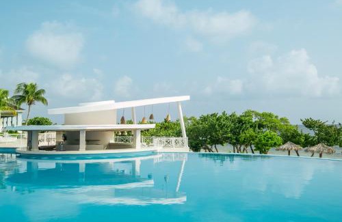 Northern Estates Resort | Iberostar Waves Rose Hall Beach - All Inclusive