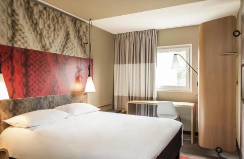 Little Hay Hotel | ibis Birmingham Airport Terminal Building - NEC