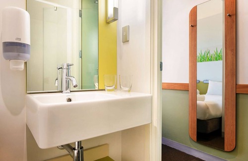 Mangere Hotel | ibis budget Auckland Airport