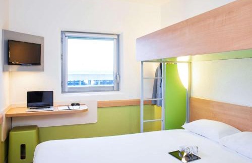 Little Hay Hotel | ibis budget Birmingham Airport Terminal Building - NEC