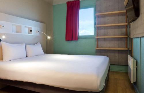 Chilly-Mazarin Hotel | ibis budget Chilly-Mazarin Les Champarts