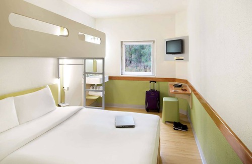 Fawkner Hotel | ibis Budget Fawkner
