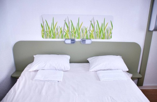 Flers Hotel | ibis budget Flers Les Grands Champs