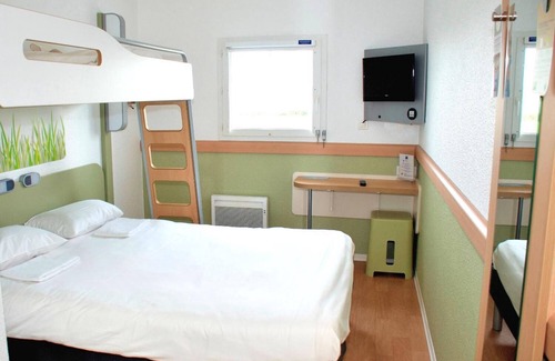 Flers Hotel | ibis budget Flers Les Grands Champs