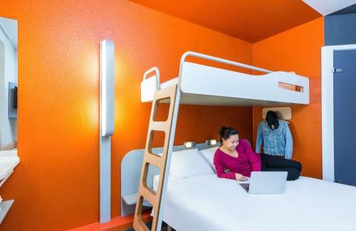 Quartier des Grandes-Carrieres Hotel | ibis budget Paris Porte De Montmartre