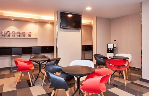 Geylang Hotel | ibis budget Singapore Ruby
