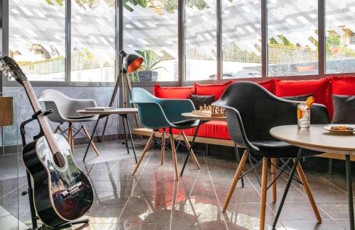 Mouans-Sartoux Hotel | IBIS Cannes Mouans Sartoux Piscine parking gratuit