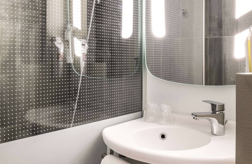 Cannes La Bocca Hotel | ibis Cannes Plage La Bocca