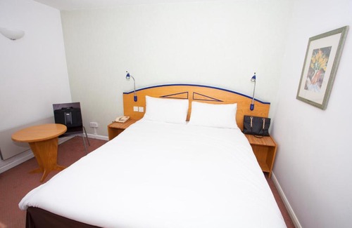 Pontprennau Hotel | ibis Cardiff Gate - International Business Park