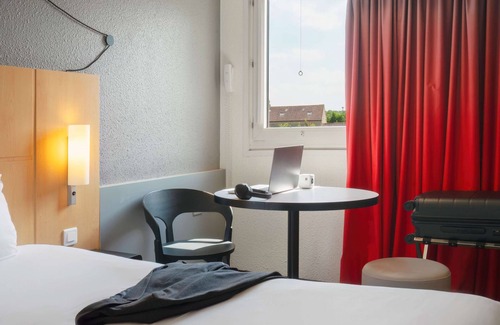 Cergy Hotel | ibis Cergy Pontoise Le Port