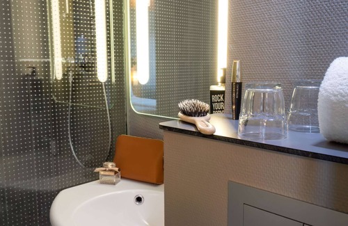 Cergy Hotel | ibis Cergy Pontoise Le Port