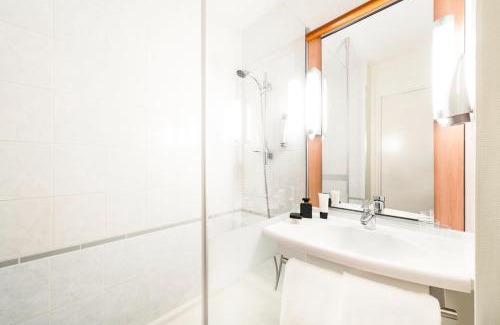 Chatellerault Hotel | ibis Châtellerault