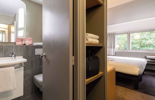 Jouy-en-Josas Hotel | Ibis Jouy en Josas Velizy
