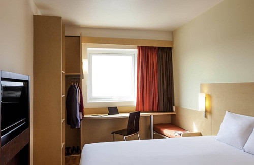 Juarez Municipality Hotel | ibis Juarez Consulado