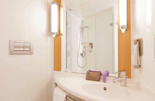 Borehamwood Hotel | ibis London Elstree Borehamwood