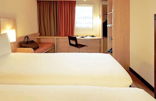 Le Pouzin Hotel | ibis Loriol Le Pouzin