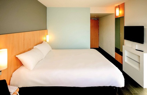 Beynost Hotel | ibis Lyon Est Beynost A42