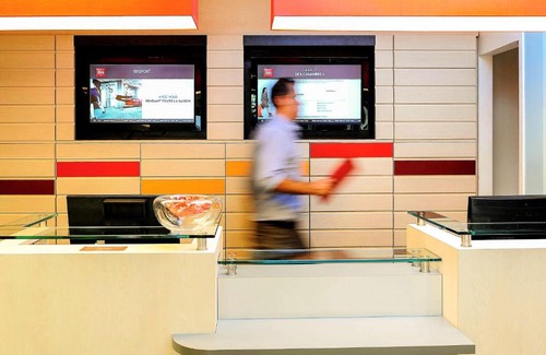 Beynost Hotel | ibis Lyon Est Beynost