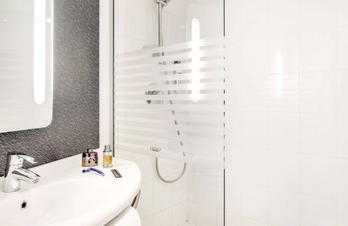 Montceau-les-Mines Hotel | Ibis Montceau Les Mines